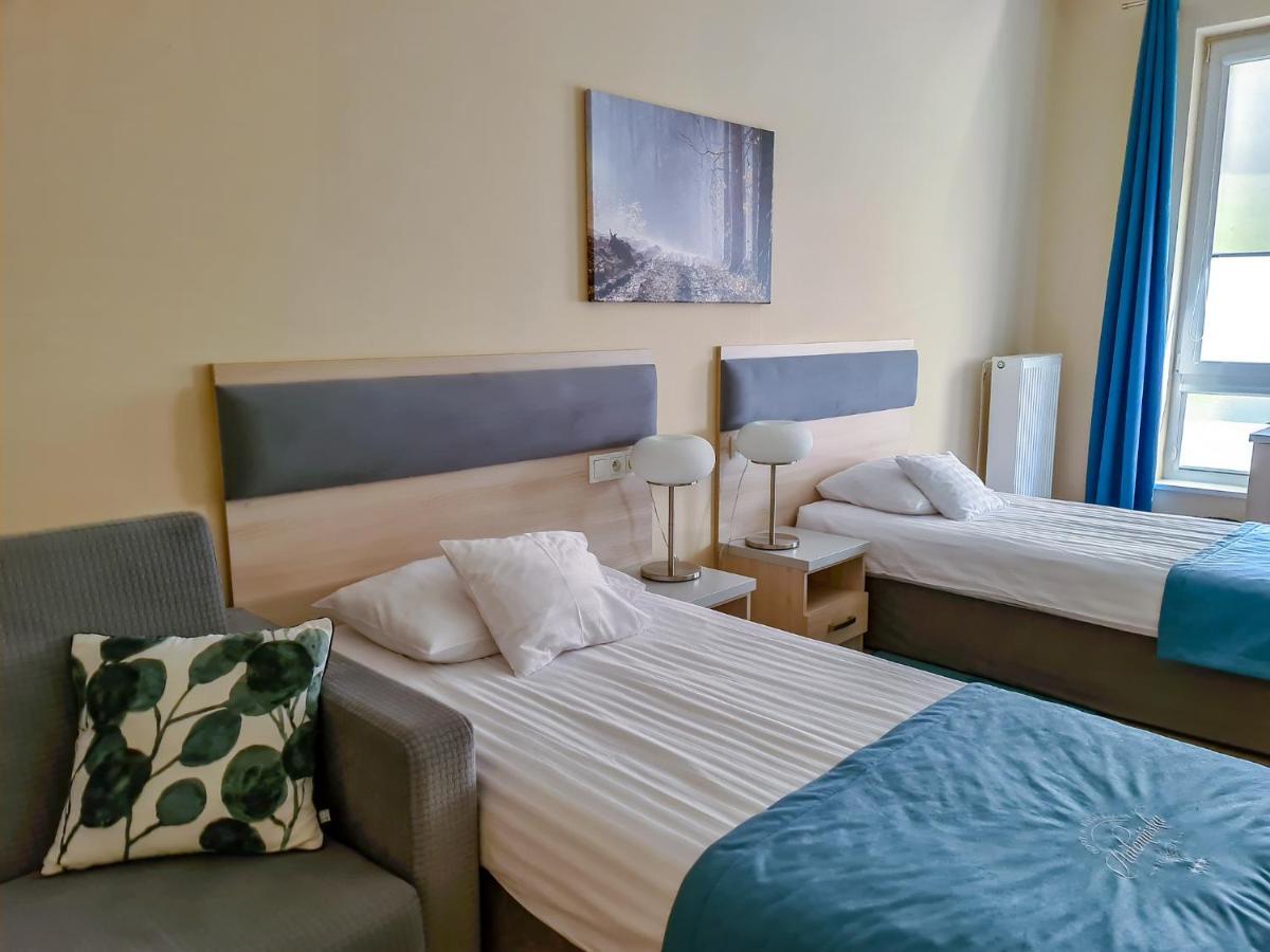 Antoninska Hotel & Apartamenty Лешно Екстериор снимка