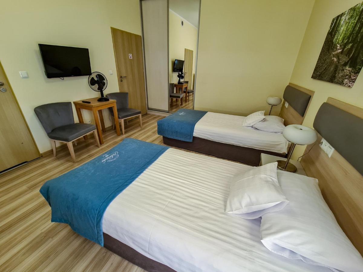 Antoninska Hotel & Apartamenty Лешно Екстериор снимка