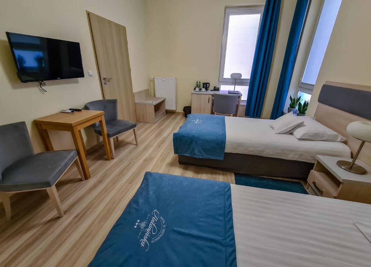 Antoninska Hotel & Apartamenty Лешно Екстериор снимка