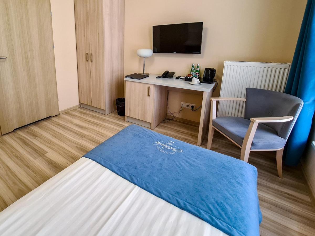 Antoninska Hotel & Apartamenty Лешно Екстериор снимка