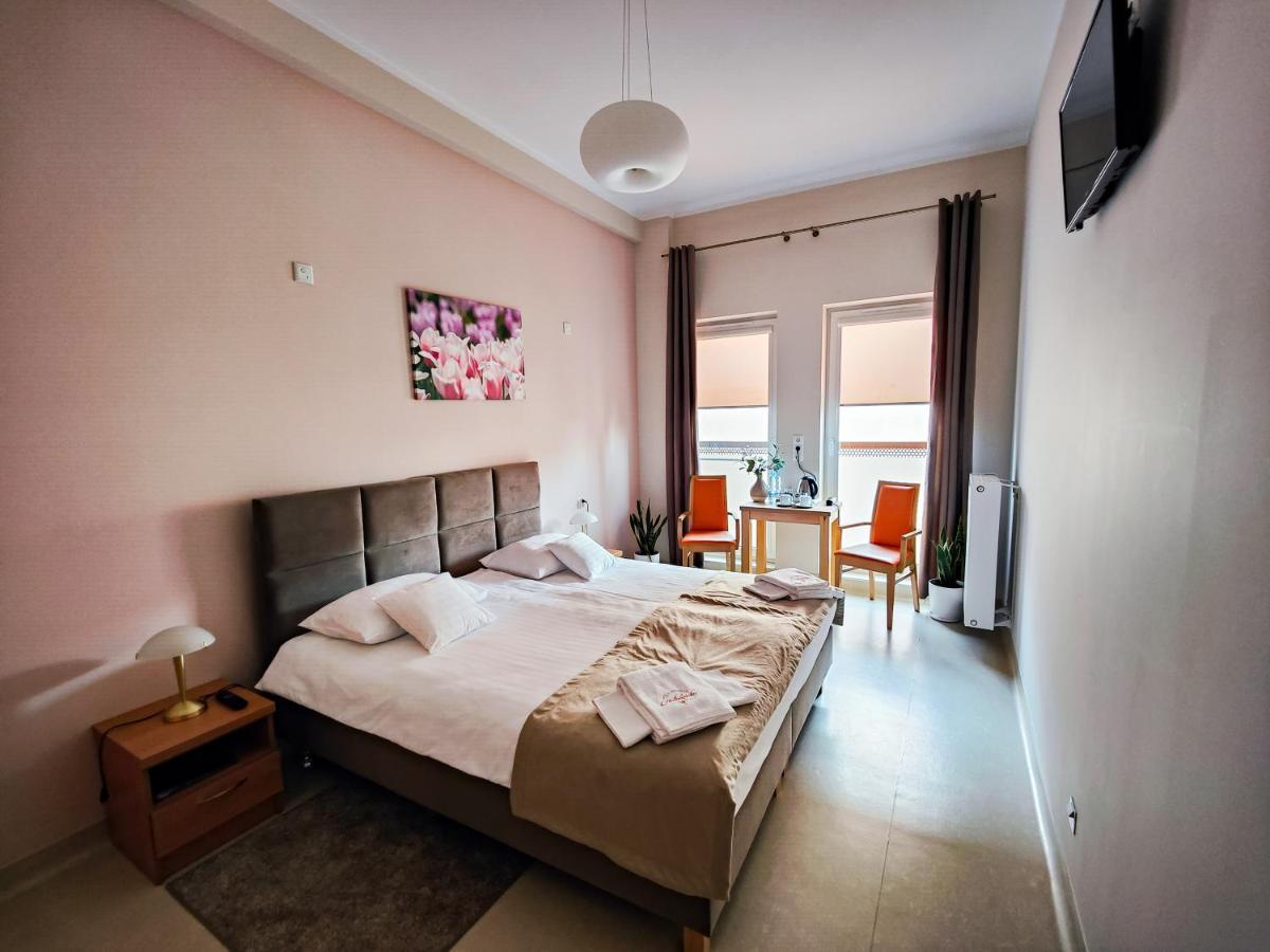 Antoninska Hotel & Apartamenty Лешно Екстериор снимка